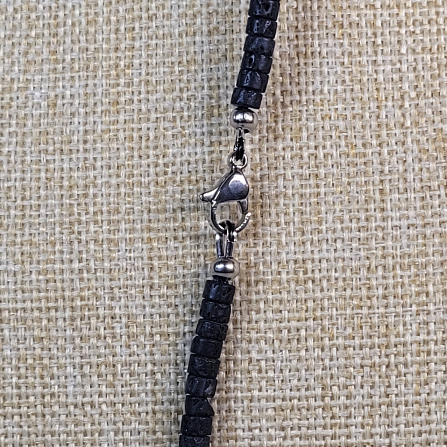 Collier Lave